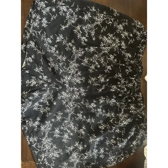 Torrid Size 2 Black White Floral Viscose Lyocell Pull On Shorts Plus Size Boho - Picture 6 of 6
